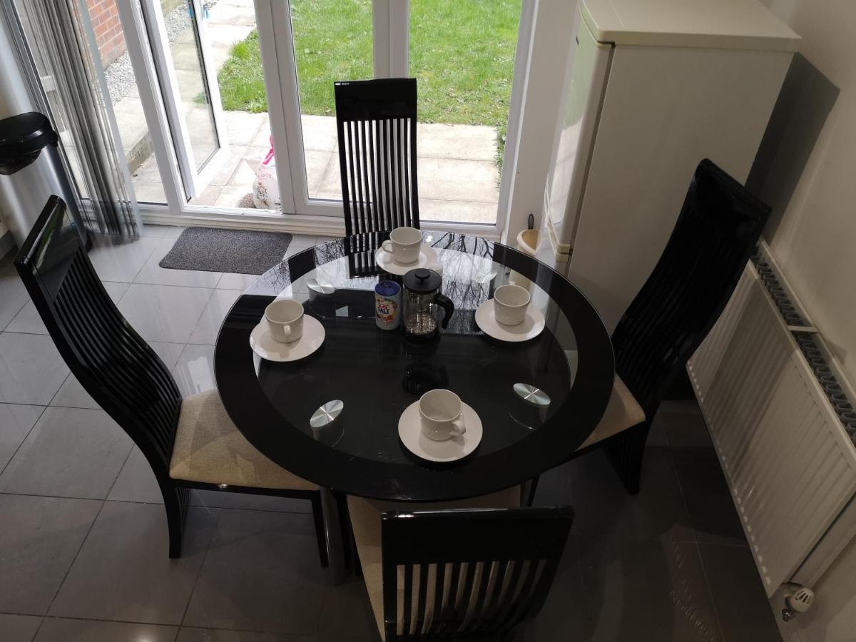 Ferienwohnung Nightingale Gardens - 4 Bed Detached House - Manchester Exterior foto