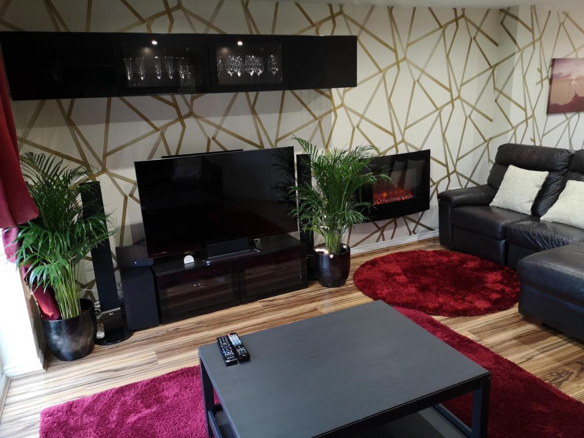 Ferienwohnung Nightingale Gardens - 4 Bed Detached House - Manchester Exterior foto