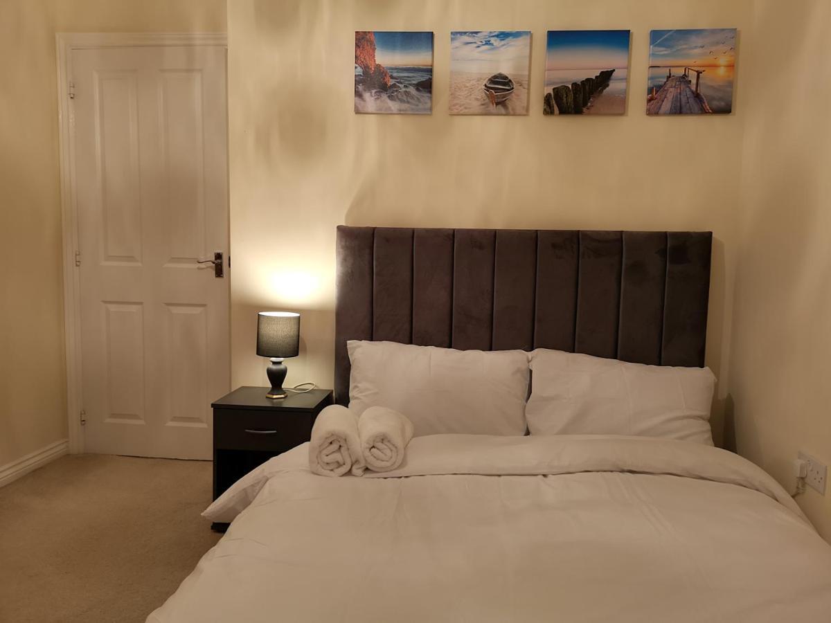 Ferienwohnung Nightingale Gardens - 4 Bed Detached House - Manchester Exterior foto