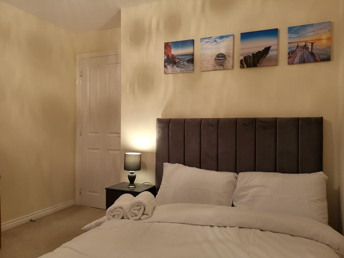 Ferienwohnung Nightingale Gardens - 4 Bed Detached House - Manchester Exterior foto