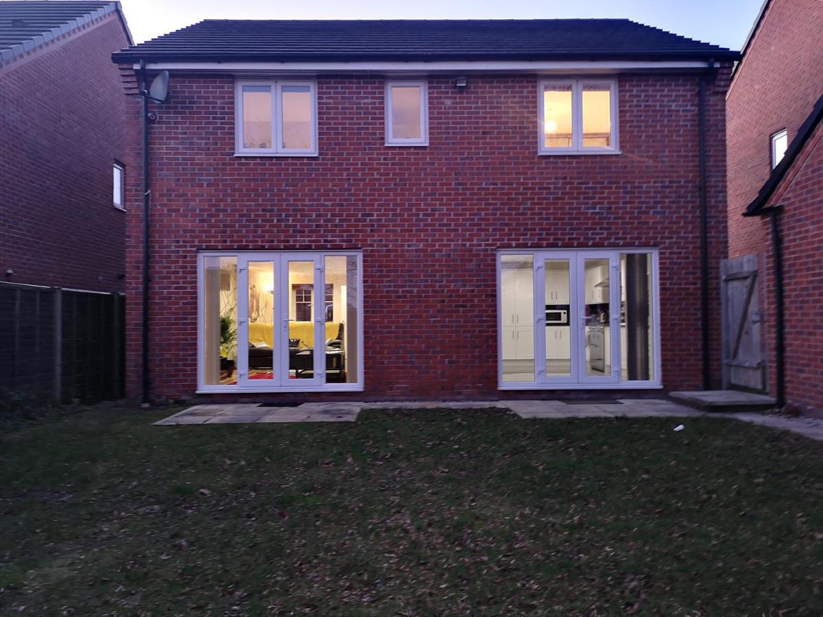Ferienwohnung Nightingale Gardens - 4 Bed Detached House - Manchester Exterior foto