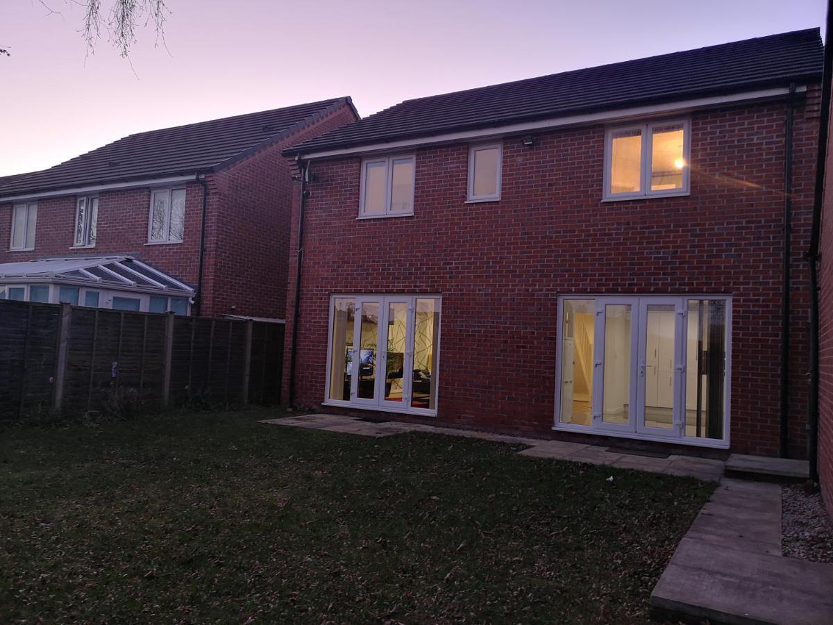 Ferienwohnung Nightingale Gardens - 4 Bed Detached House - Manchester Exterior foto
