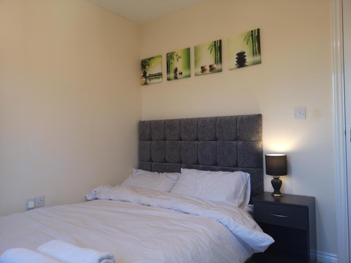 Ferienwohnung Nightingale Gardens - 4 Bed Detached House - Manchester Exterior foto